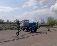 Самоходный опрыскиватель Виктория на базе УАЗ, штанга с опорными колесами