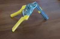 Ручной скобообжимной инструмент